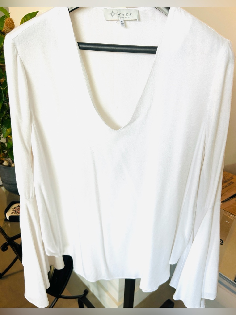 WAYF Women’s White V-Neck Long Sleeve Blouse bell sleeve. Flowing fabric elegant